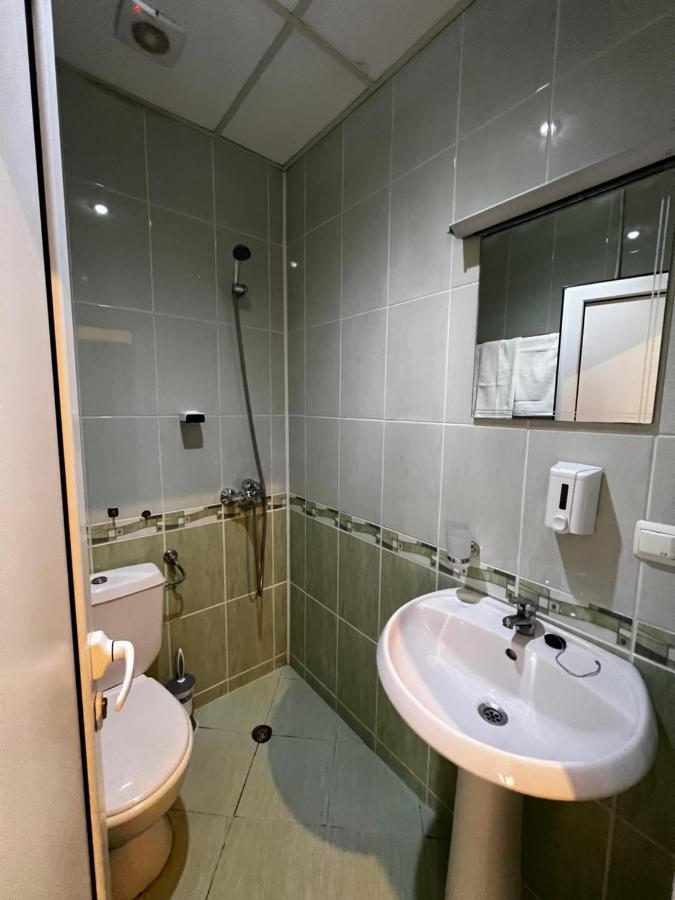 Hotel Central Balchik Bagian luar foto