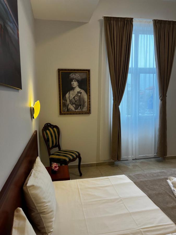 Hotel Central Balchik Bagian luar foto