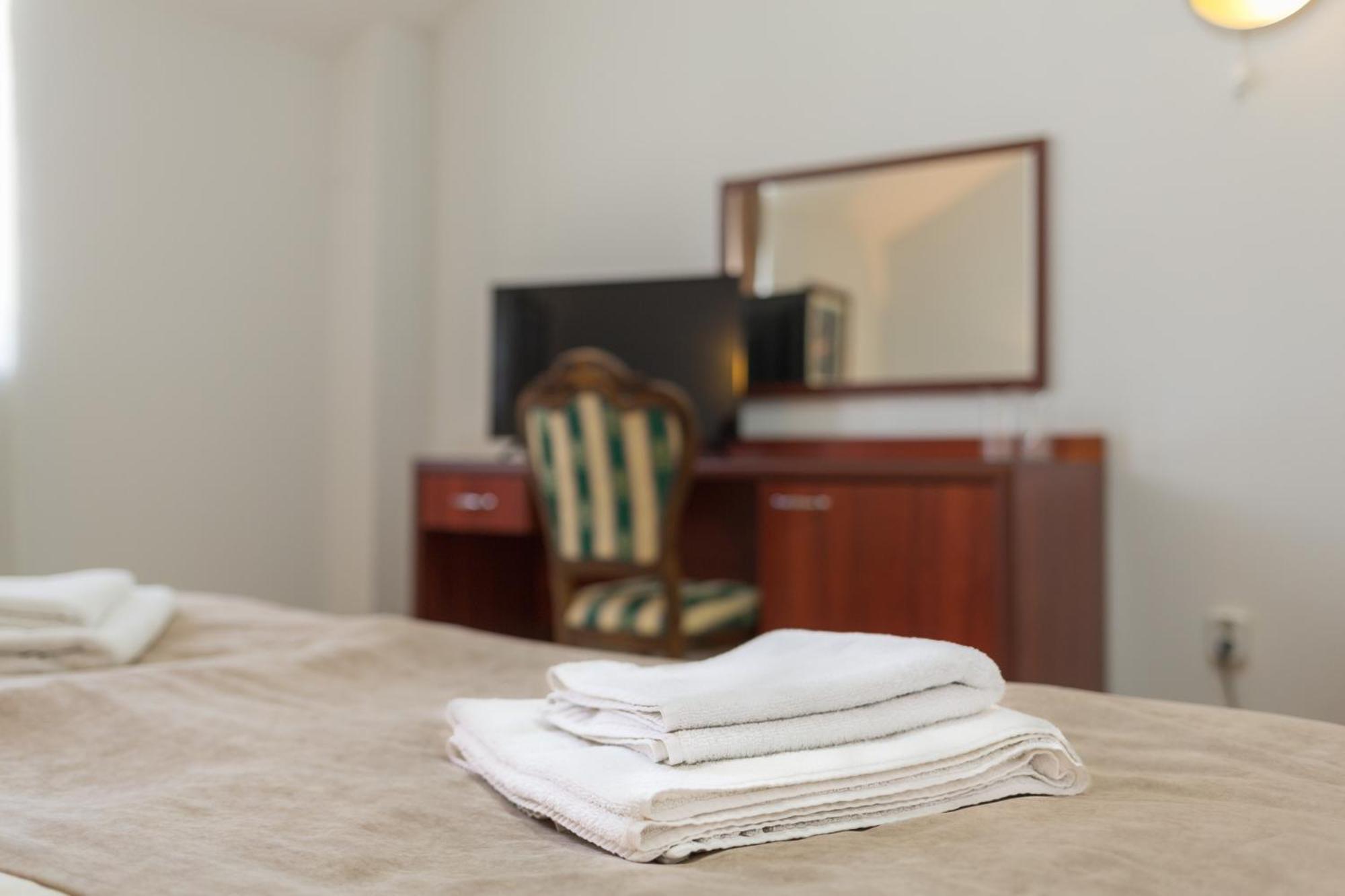 Hotel Central Balchik Bagian luar foto