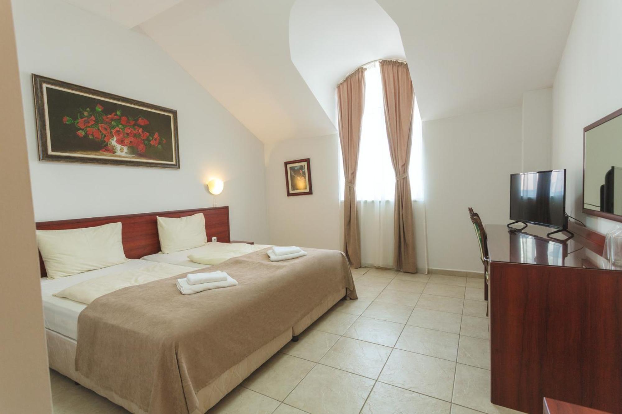 Hotel Central Balchik Bagian luar foto